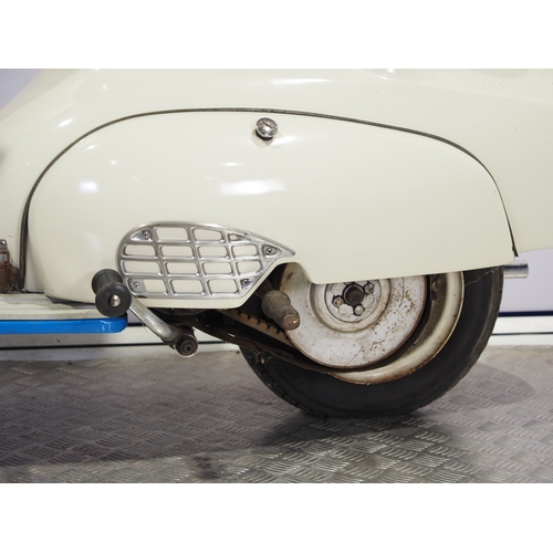 805 - Triumph T10 scooter. 1967. 99cc
Frame No. T5647D
Engine turns over with compression. Part of a priva... 