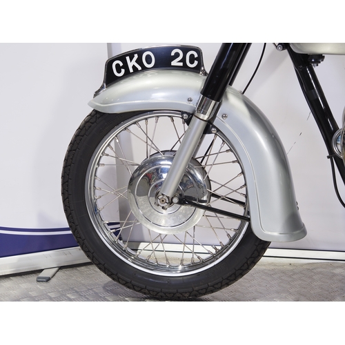 809 - Triumph 6T Thunderbird motorcycle. 1965. 649cc
Frame No. 6TDU6495
Engine No. 6TDU6495C
Engine runs. ... 