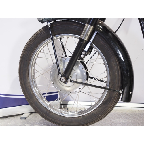 810 - Ariel Red Hunter motorcycle. 1957. 350cc
Frame No. CAPR 10967
Engine No. AMA4047
Engine turns over w... 