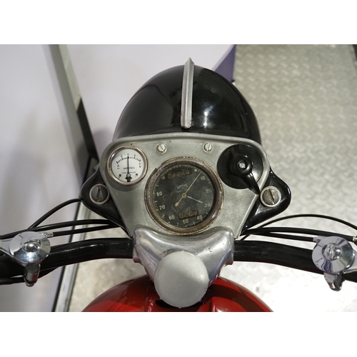 810 - Ariel Red Hunter motorcycle. 1957. 350cc
Frame No. CAPR 10967
Engine No. AMA4047
Engine turns over w... 
