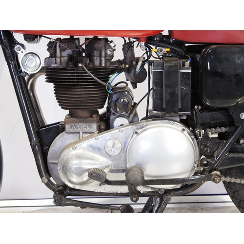 810 - Ariel Red Hunter motorcycle. 1957. 350cc
Frame No. CAPR 10967
Engine No. AMA4047
Engine turns over w... 