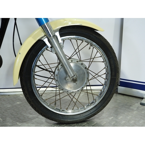 821 - Suzuki SB200 motorcycle. 1981. 200cc
Frame No. SB200-103882
Engine No. SB200-103857
Engine turns ove... 