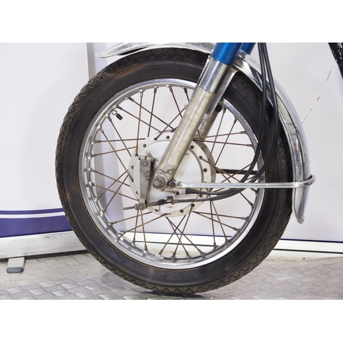 812 - Honda CD200 Benly motorcycle. 1981. 194cc
Frame No. MA012007539
Engine No. MA01E-2013681
Runs and ri... 