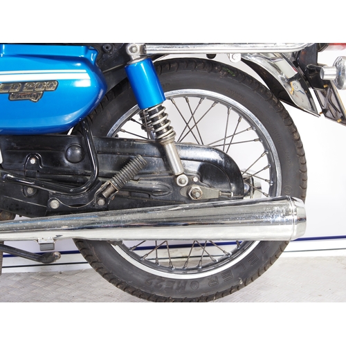 812 - Honda CD200 Benly motorcycle. 1981. 194cc
Frame No. MA012007539
Engine No. MA01E-2013681
Runs and ri... 