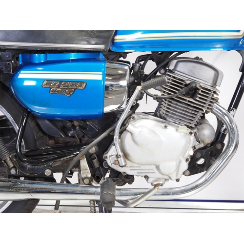 812 - Honda CD200 Benly motorcycle. 1981. 194cc
Frame No. MA012007539
Engine No. MA01E-2013681
Runs and ri... 