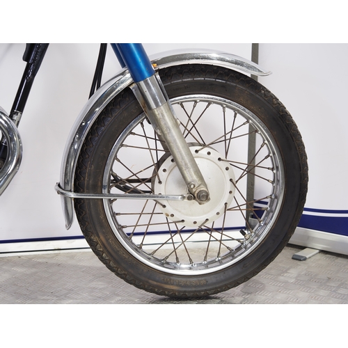 812 - Honda CD200 Benly motorcycle. 1981. 194cc
Frame No. MA012007539
Engine No. MA01E-2013681
Runs and ri... 