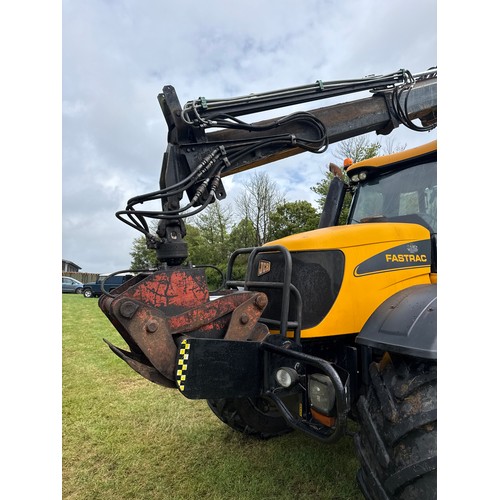 JCB Fastrack 3220 tractor. 2004. In good working order. Fitted with a ...