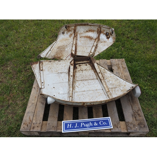 1 - Ford 1000 Series wings