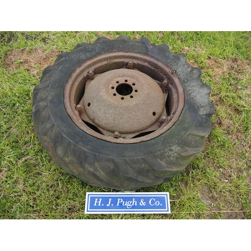 27 - Rear tractor wheel and tyre 12.4/11-28
