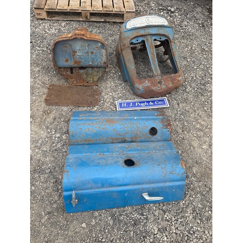 2 - Ford Super Dexta tinwork