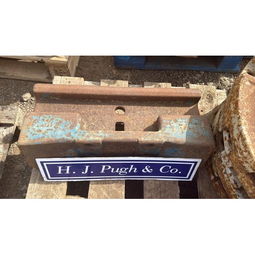 11 - Ford weight block