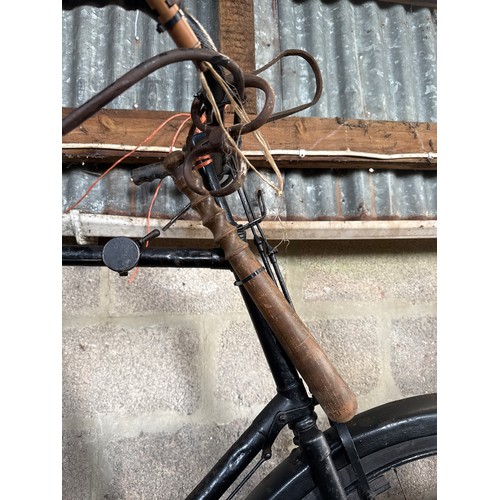 1005 - Policemans bicycle. 1916. With trancombe handcuts and whistle