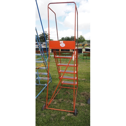 Lot 787       