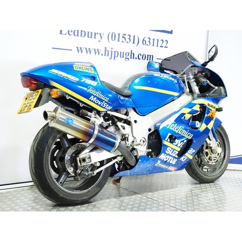 827 - Suzuki GSXR750 motorcycle. 1999. 749cc
Frame No. JS1GR7DA000513993
Runs and rides. MOT expired on 25... 