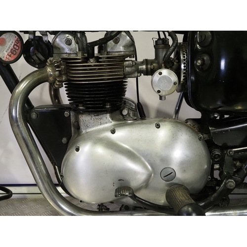 828 - Triumph Tiger 90 motorcycle. 1964. 350cc
Frame No. T90-H30636
Engine No. T90-H30636 (V5 states 11306... 