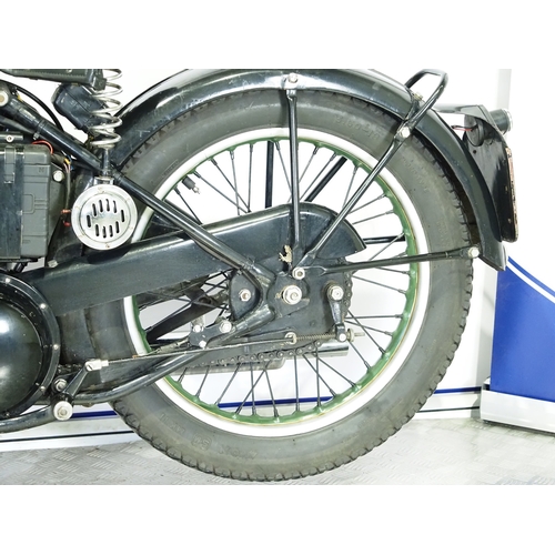 831 - BSA B31 motorcycle. 1949. 348cc
Frame No. ZB319165
Engine No. ZB319273
Runs and rides. Part of a pri... 