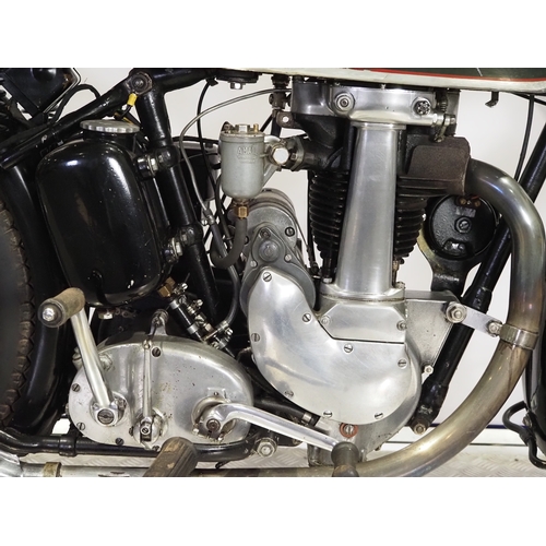 853 - BSA B21/B24 motorcycle. 1937. 350cc
Frame No. HB20 4060
Engine No. HR 25108
Runs and rides but may r... 
