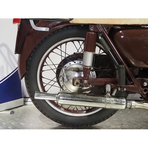 855A - Ariel Red Hunter motorcycle. 1958. 500cc
Frame No. APR9754
Engine No. LC897
Runs and rides. Older re... 