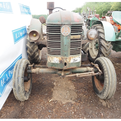 120 - Bolinder-Munktell 230 tractor. Diesel. Runs and drive. Engine block has been repaired. S/n 33815-350... 