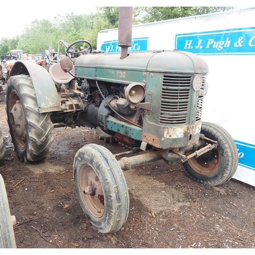 120 - Bolinder-Munktell 230 tractor. Diesel. Runs and drive. Engine block has been repaired. S/n 33815-350... 