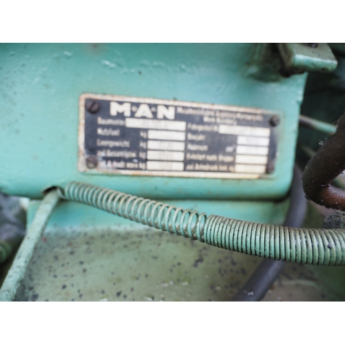122 - MAN Alkerdiesel tractor. Runs and drives. 4wd. Early restoration. S/n 3500487/83. Fitted with Schlan... 