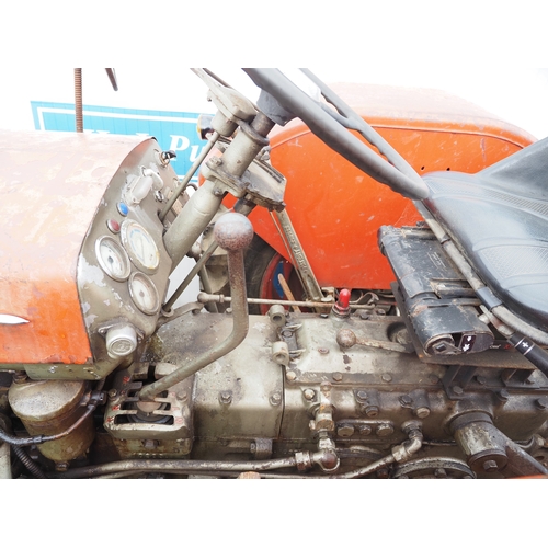 121 - Hurlimann D90SSP tractor. Diesel. Runs and drives. Engine block has been repaired. S/n 1680. Fitted ... 