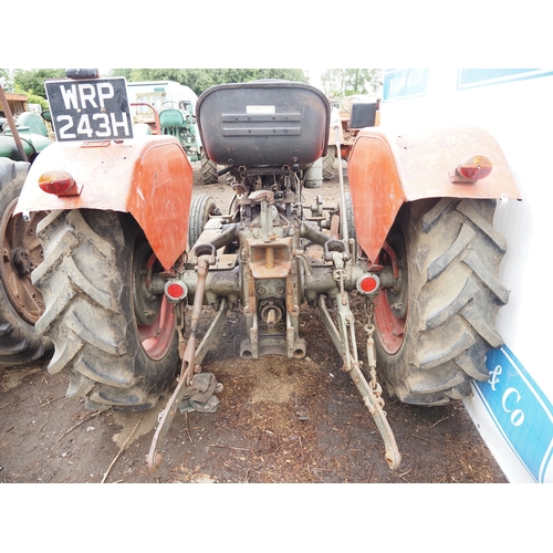 121 - Hurlimann D90SSP tractor. Diesel. Runs and drives. Engine block has been repaired. S/n 1680. Fitted ... 
