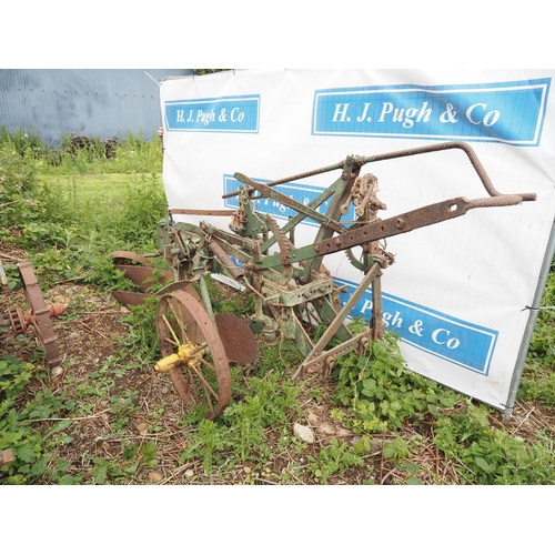 71 - Massey Harris 2 furrow trailed plough