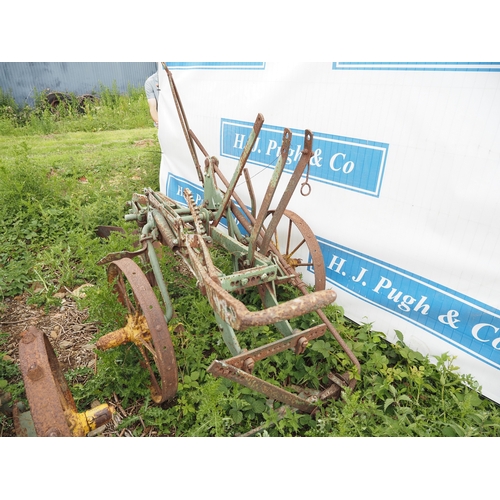 72 - Massey Harris 2 furrow trailed plough