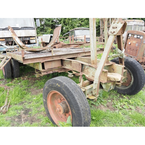 100 - Towed military trailer