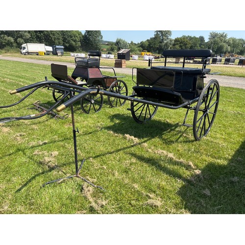Dartmoor carriage. Comes with shaft stand, adjustable axle and ...