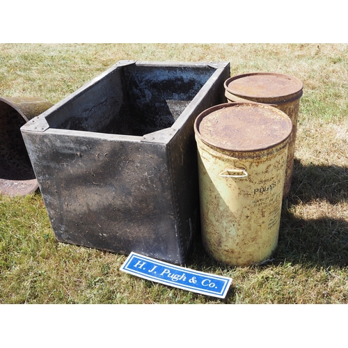 1 - Galvanised riveted water tank 3x2ft
