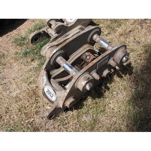 Lot 2052      