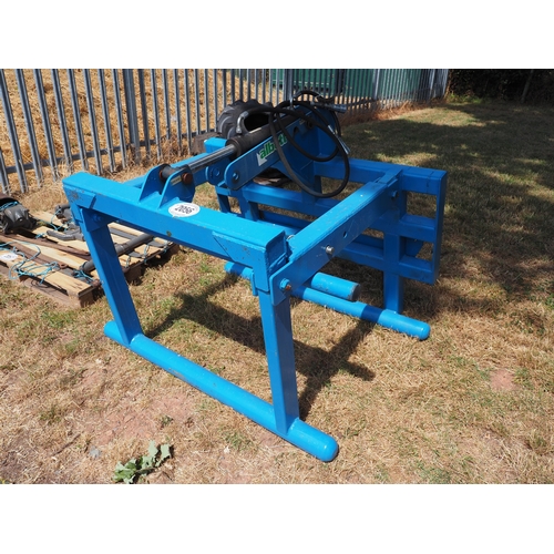 Lot 2056      