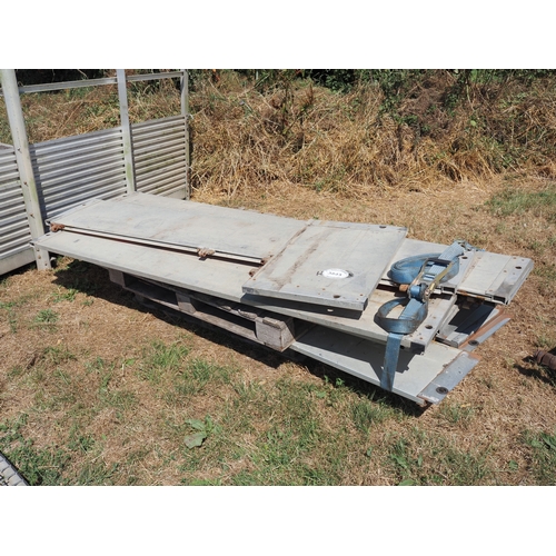 Lot 3023      