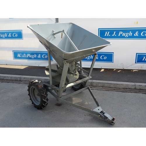 1724A - Ferguson trailed fertiliser spinner. Type RDE-20. S/n 30090. Badged