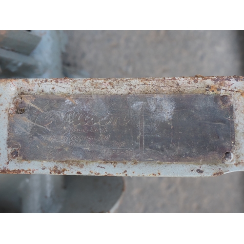 1717 - Ferguson post hole auger. Type RDE-20. S/n 759. Badged