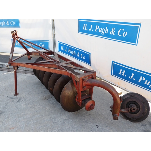 1720 - Massey Ferguson offset disc harrow with rear disc wheel. Type D839. S/n 3601. Badged