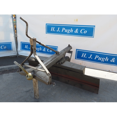 1721 - Massey Ferguson grader with lever and rear wheel. Type 721. S/n G19396. Badged