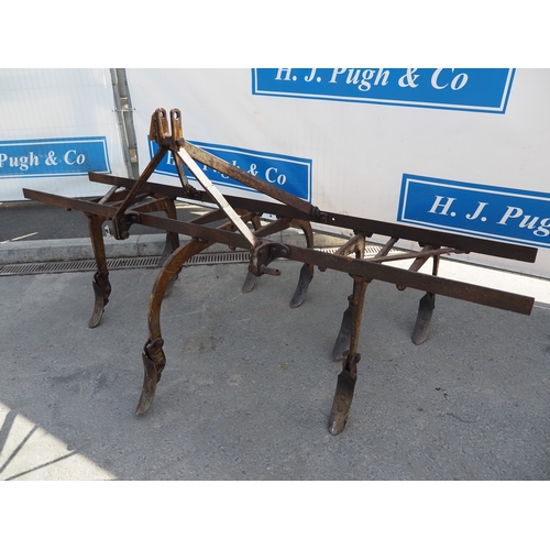 1726 - Ferguson 9 tine cultivator. Type KE820. S/n 8339