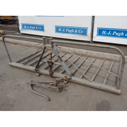 1712 - Massey Ferguson 10 tine buckrake. Type 718. Serial no. P763. Badged