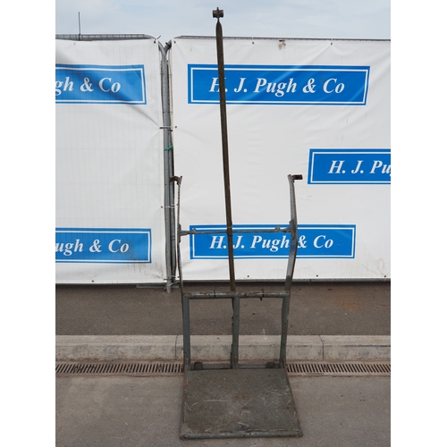 1732 - E.O Culverwell sack lifter. S/n 3529. Badged