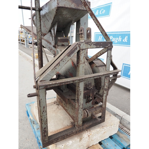 1733 - Ferguson hammer mill. Type H-LE-A20. S/n 1163. Badged
