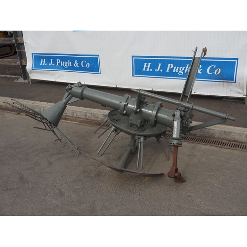 1735 - Ferguson potato spinner. Type D-AE-20. S/n 8067. Badged