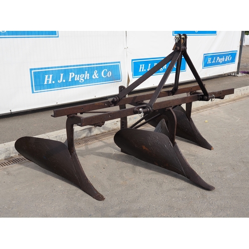 1736 - Ferguson potato bouter. Type RDO-20. S/n 4724. Badged