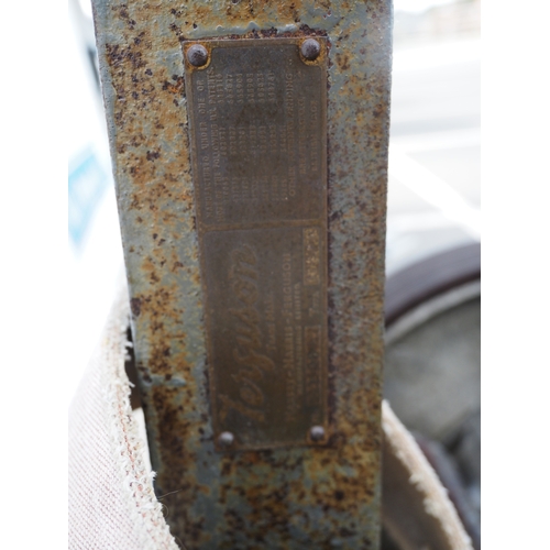 1749 - Ferguson Hydrovane compressor. Model R4004. Type 60GFF203. S/n 742237. Badged