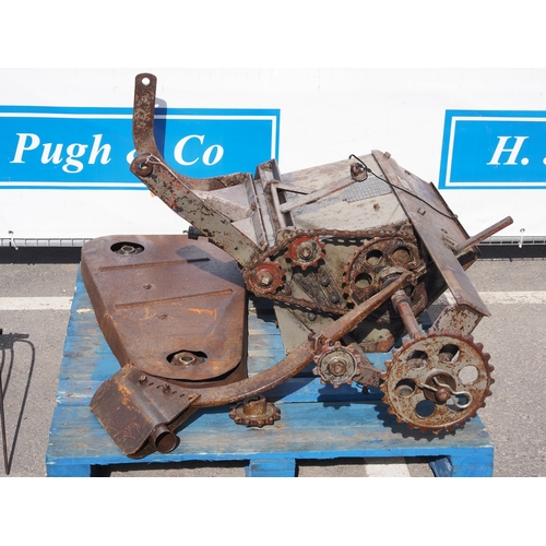 1753 - Massey Ferguson fertiliser attachment. Model 726. S/n T3974