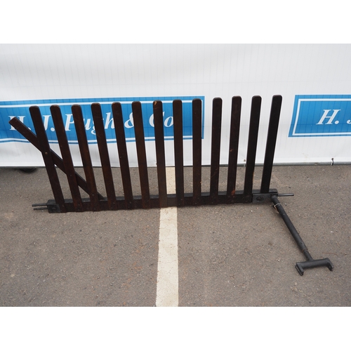 1756 - Ferguson finger bar mower attachment