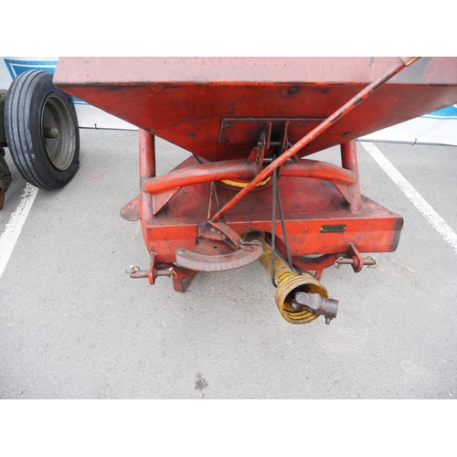 1757 - Massey Ferguson 11 fertiliser spreader. 7DD1341