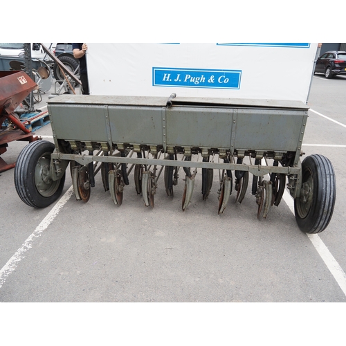 1758 - Ferguson corn drill. Type GPE6. Badged